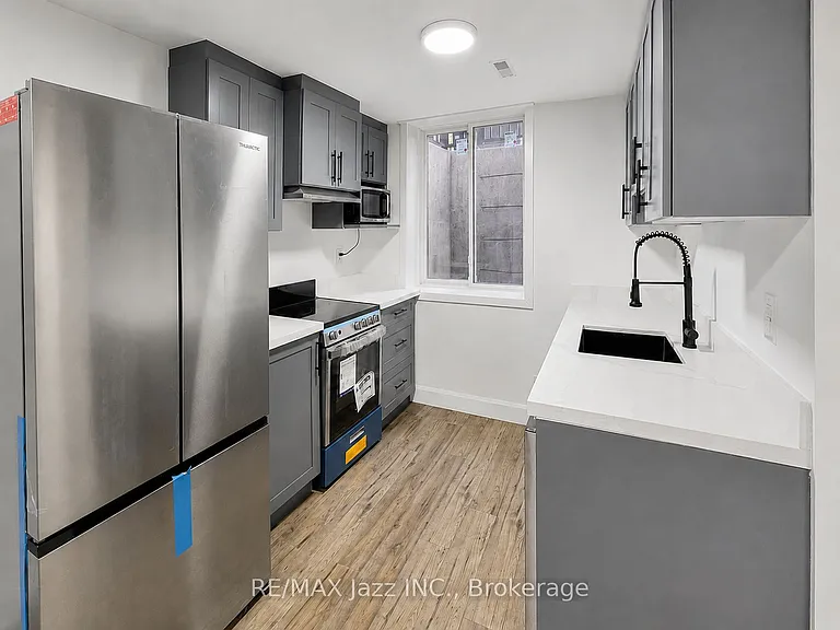 9 Maconnachie Pl #LOWER — Photo 12