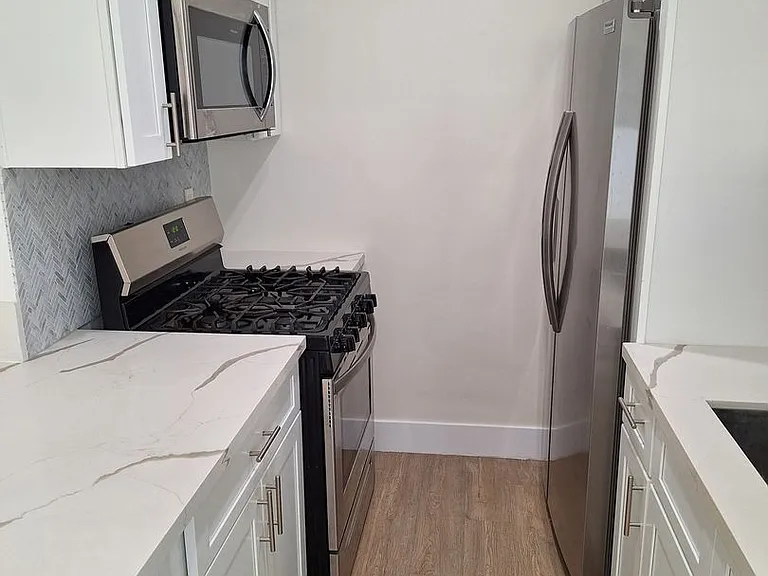 336 S Norton Ave #204 — Photo 25