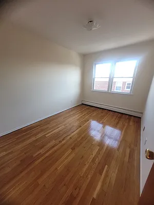 Rented by Halvatzis Realty | media 5