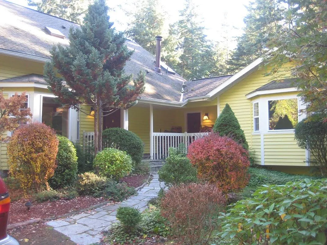 320 Timberline Dr — Photo 1