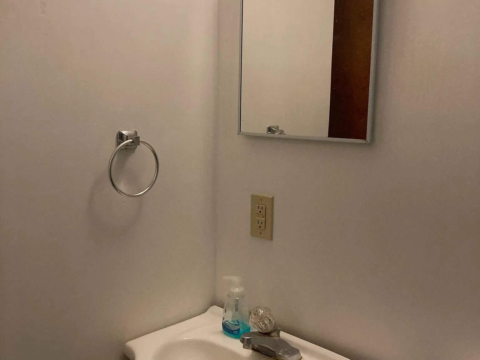 2 bed, 713 sqft, $1,200 — Photo 4