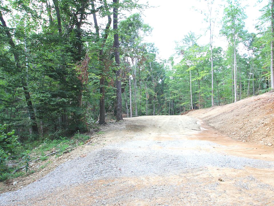 2nd image of 2 Sweetwater Dr