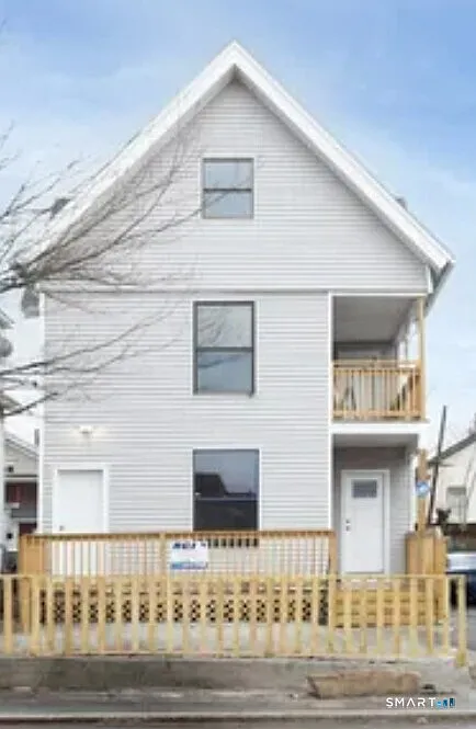 2 bed, 1.0 bath, 801 sqft, $1,700 — Photo 1