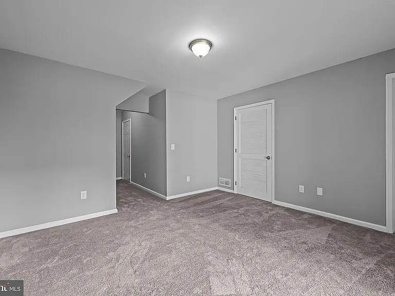 4 S Sherman Dr — Photo 12