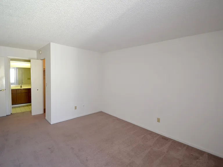 2436 N Main St #H — Photo 8