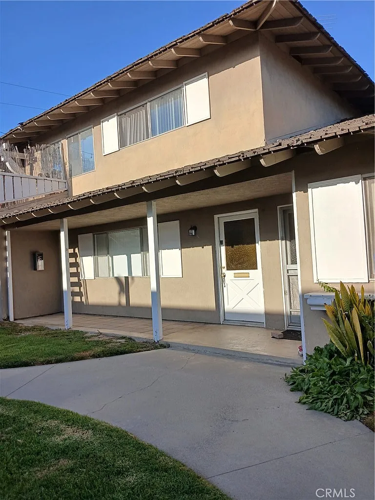 2 bed, 1100 sqft, $2,800 — Photo 2