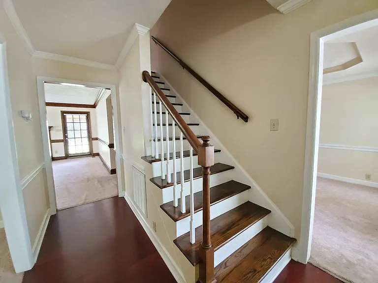 3508 Gowan Ln — Photo 2
