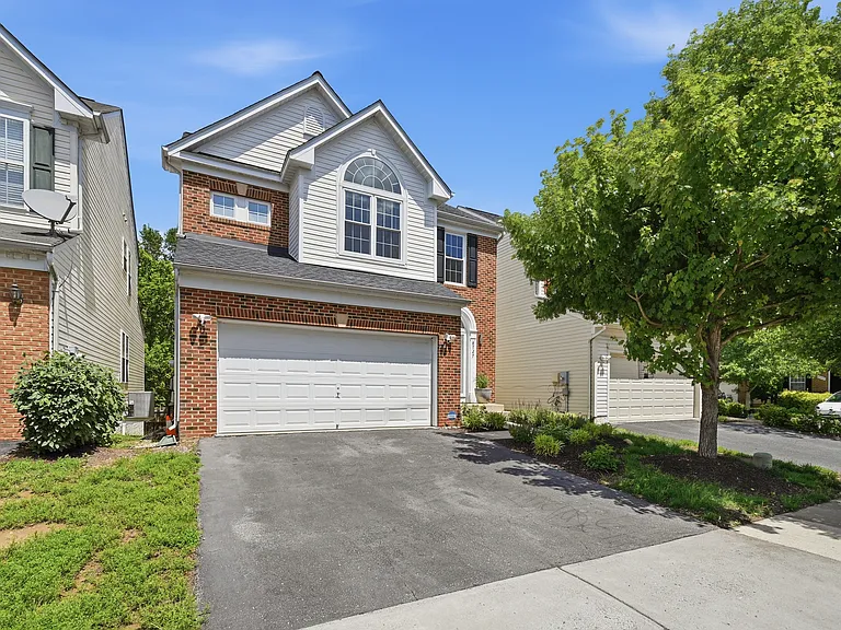 8727 Talbott Farm Dr — Photo 1