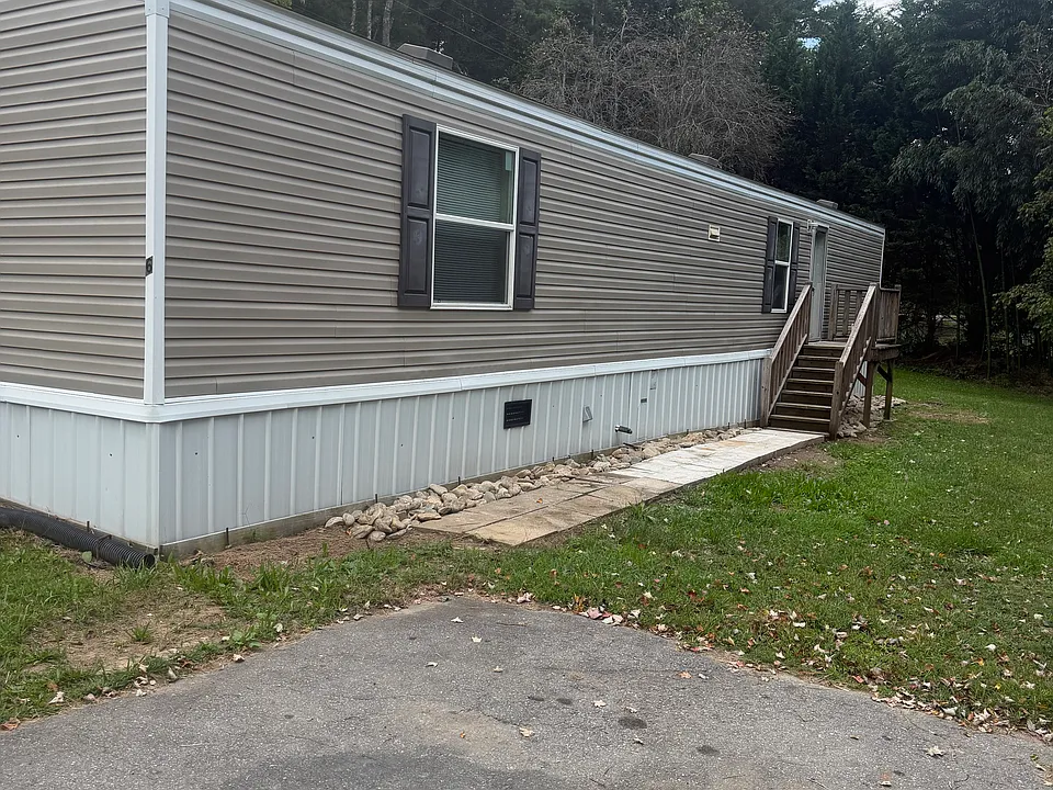 888 Bee Tree Rd #6