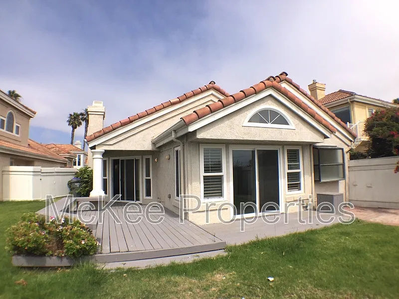 Building Photo - 18 S Cays Ct S