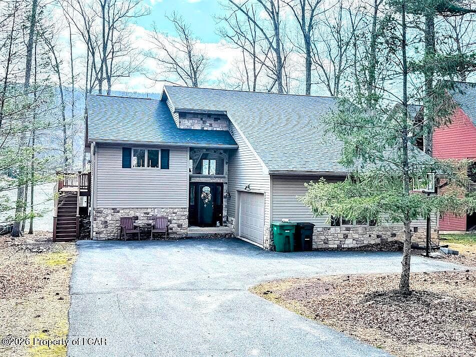 1st image of 310 W Lake Valley Dr