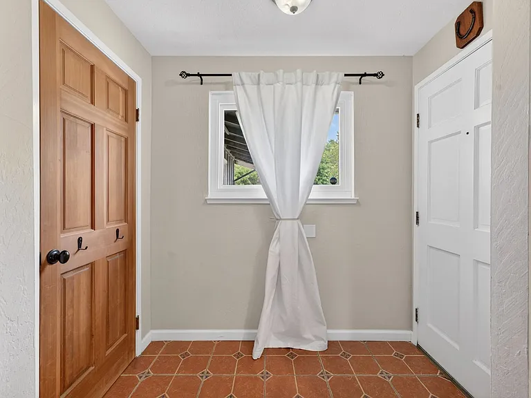 420 Colusa Pl — Photo 18