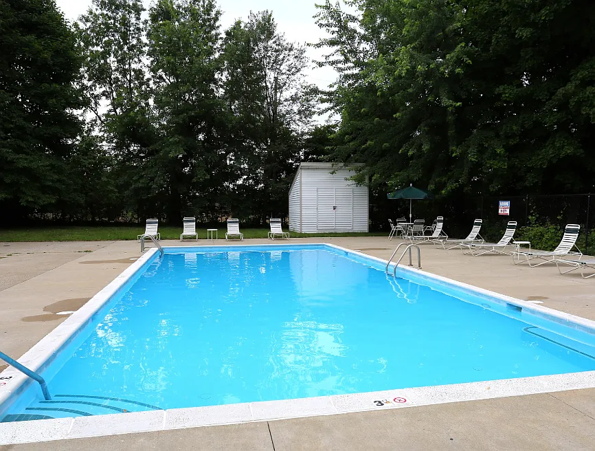 Tallmadge Oaks Apartments — Photo 3