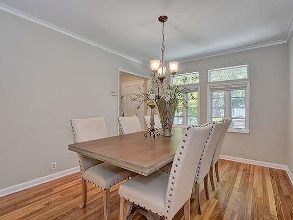 5th image of 1682 Naglee Ave