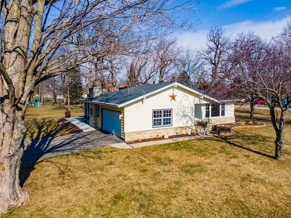 1322 Robincrest LANE, Elkhorn, WI 53121