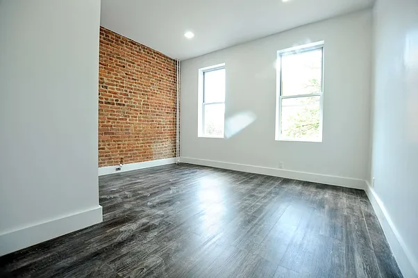 Rented by EXR | media 21