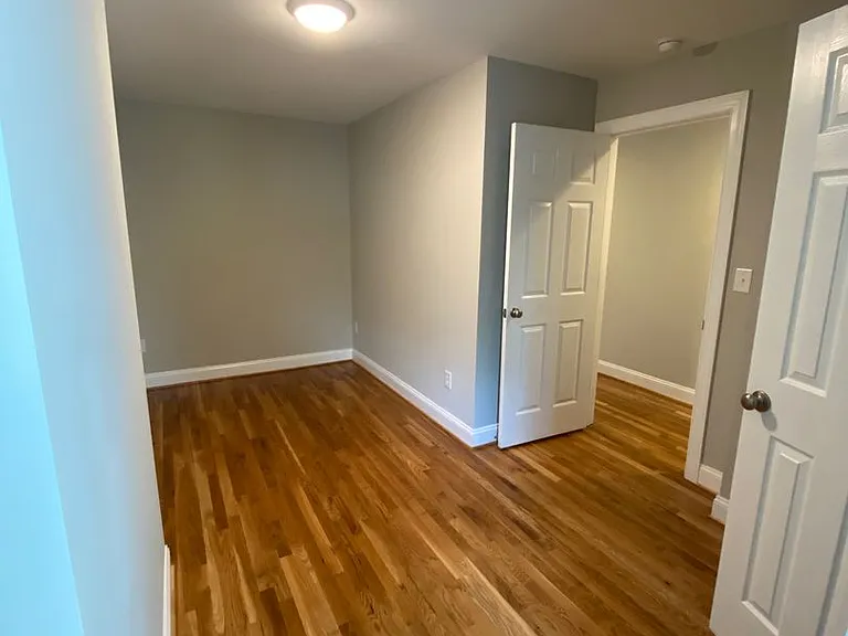 703 Catherine St — Photo 8