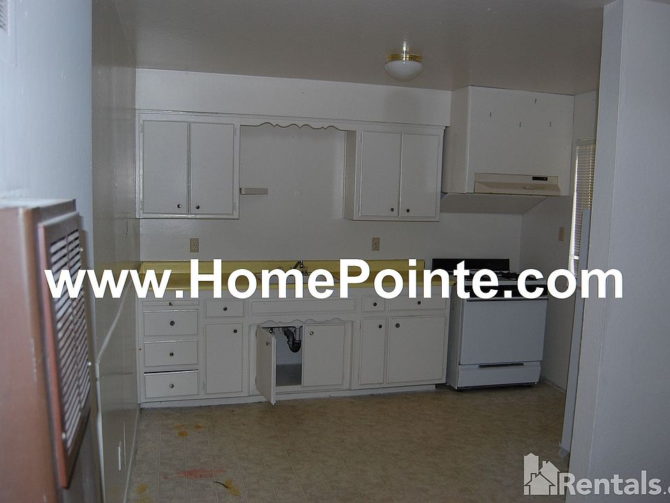 2nd image of 301 W El Camino Ave