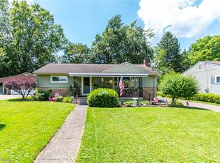 352 Rebecca Ave, Hubbard, OH 44425