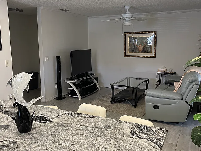 408 Banana Cay Dr #D — Photo 3