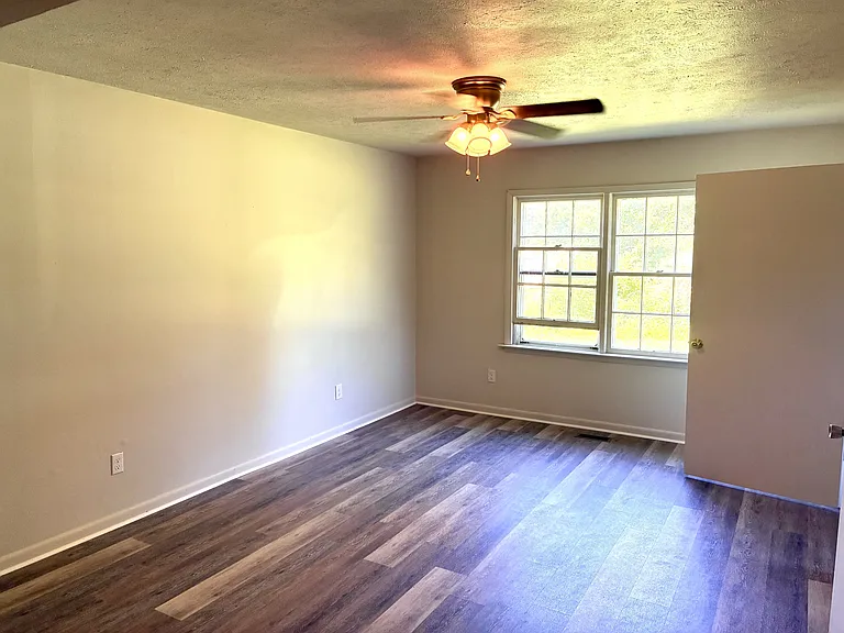 806 Miller Ave — Photo 11