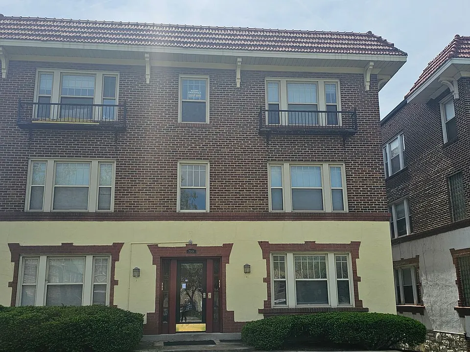 7008 Forsyth