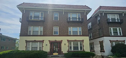 7008 Forsyth Photo 1