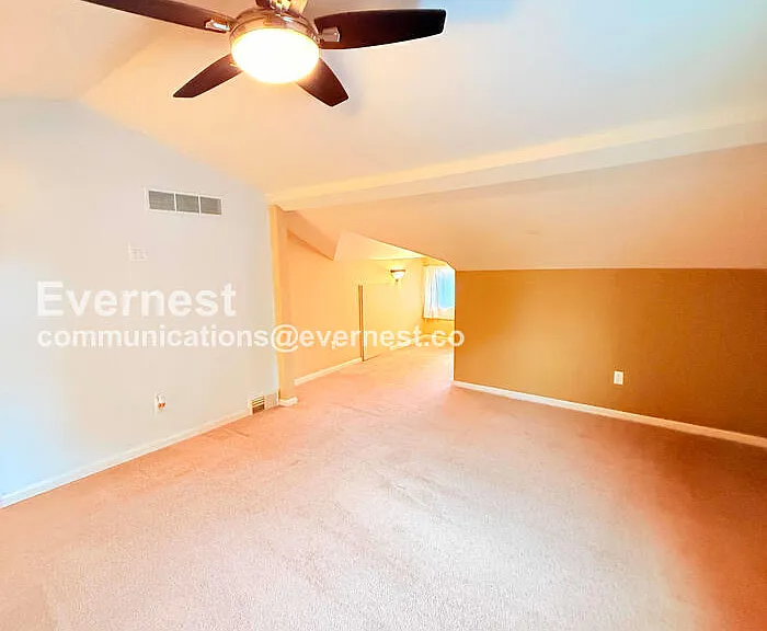 1557 Leroy St — Photo 24