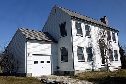 3rd image of 670 Hillcrest Dr