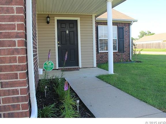 4th image of 11 Fairlane Dr