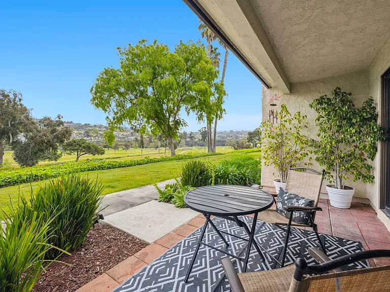 2508 Navarra Dr #402 — Photo 34