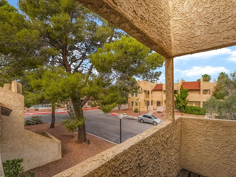 3949 S Torrey Pines Dr — Photo 21