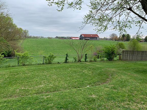 4th image of 400 Midland Dr