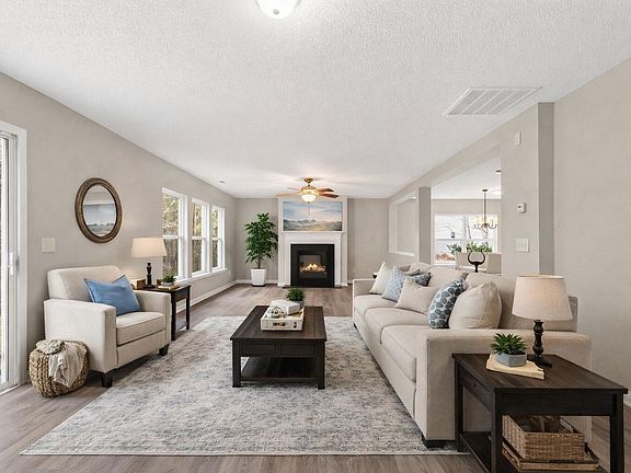 4th image of 6 Spicewood Ct