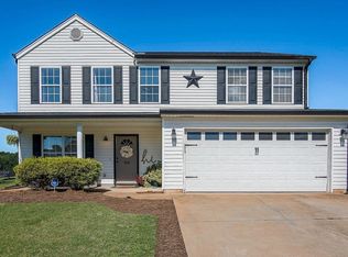 456 Candleglow Dr, Boiling Springs, SC 29316