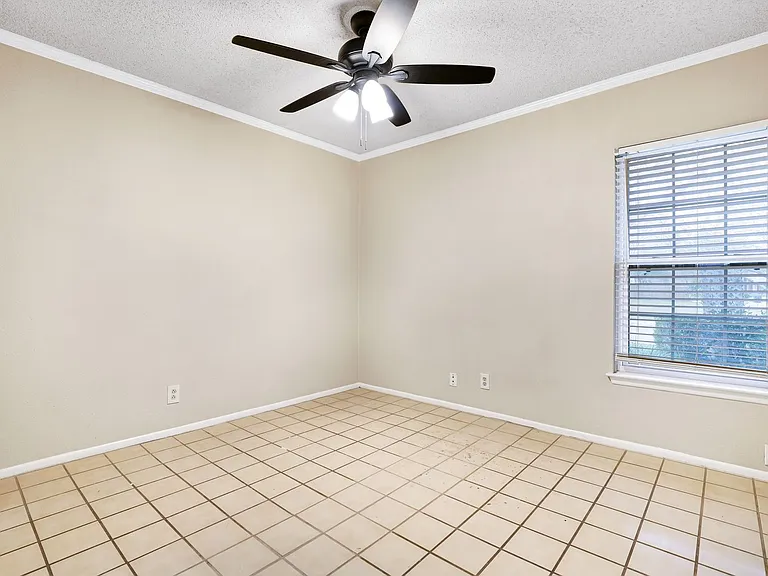 8138 Raritan St — Photo 21