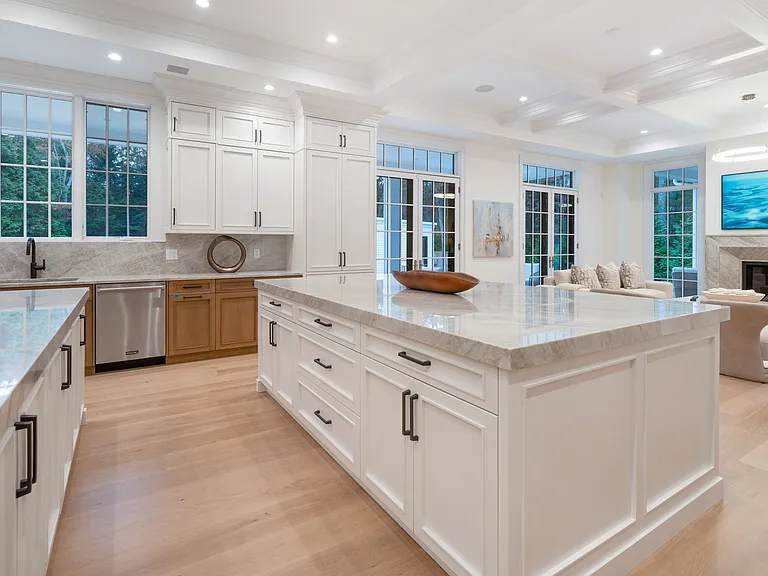 73 Wainscott Stone Rd — Photo 18