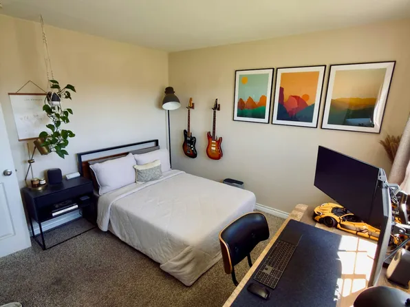 1059 Presidio Dr, Costa Mesa, CA 92626