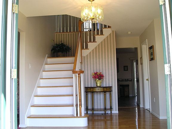 ENTRY FOYER