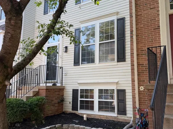 6968 Manahoac Pl, Gainesville, VA 20155