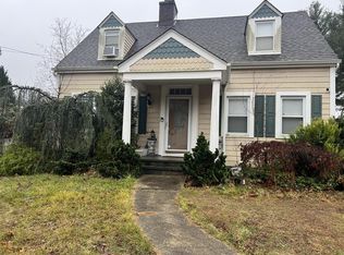 1450 Merritts Rd, Farmingdale, NY 11735