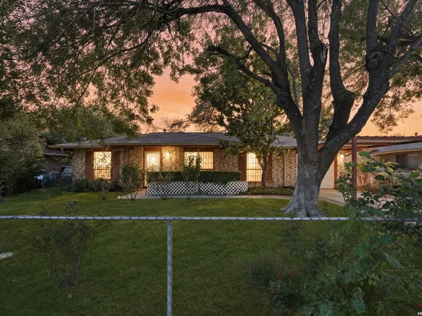 8630 Bravo Valley Street, San Antonio, TX 78227