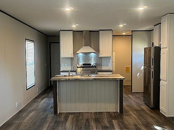 2nd image of 113 Greenpark Dr