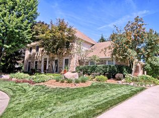 1010 Shannon Ct, Northville, MI