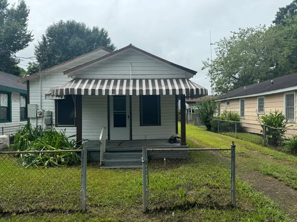 304 Sunnyside Ln, Lafayette, LA 70501