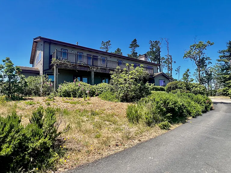 300 Corona Rd — Photo 3