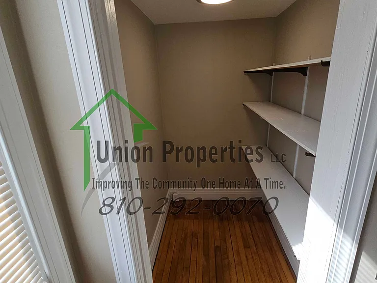 516 Glenwood Ave — Photo 9