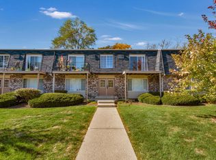 Lillian Street, McHenry, IL 60050