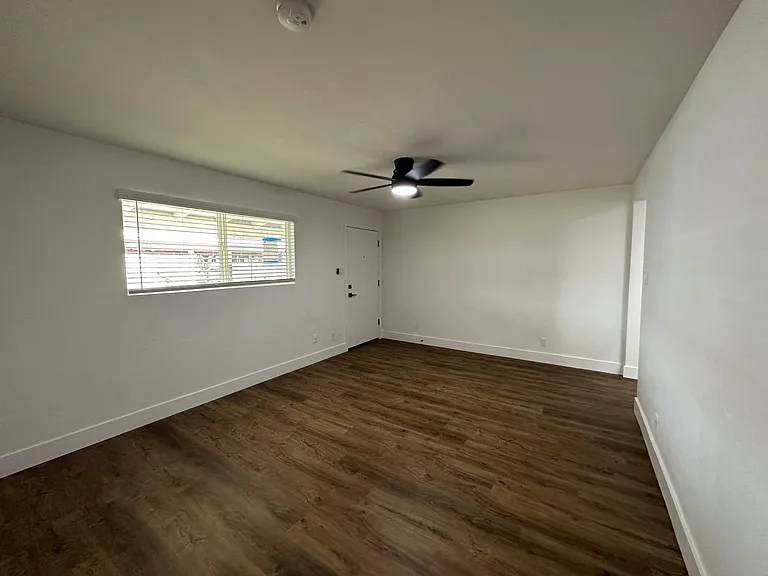 1515 E Oregon Ave #2 — Photo 4