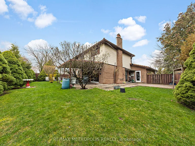 754 Eyer Dr #UPPER — Photo 5